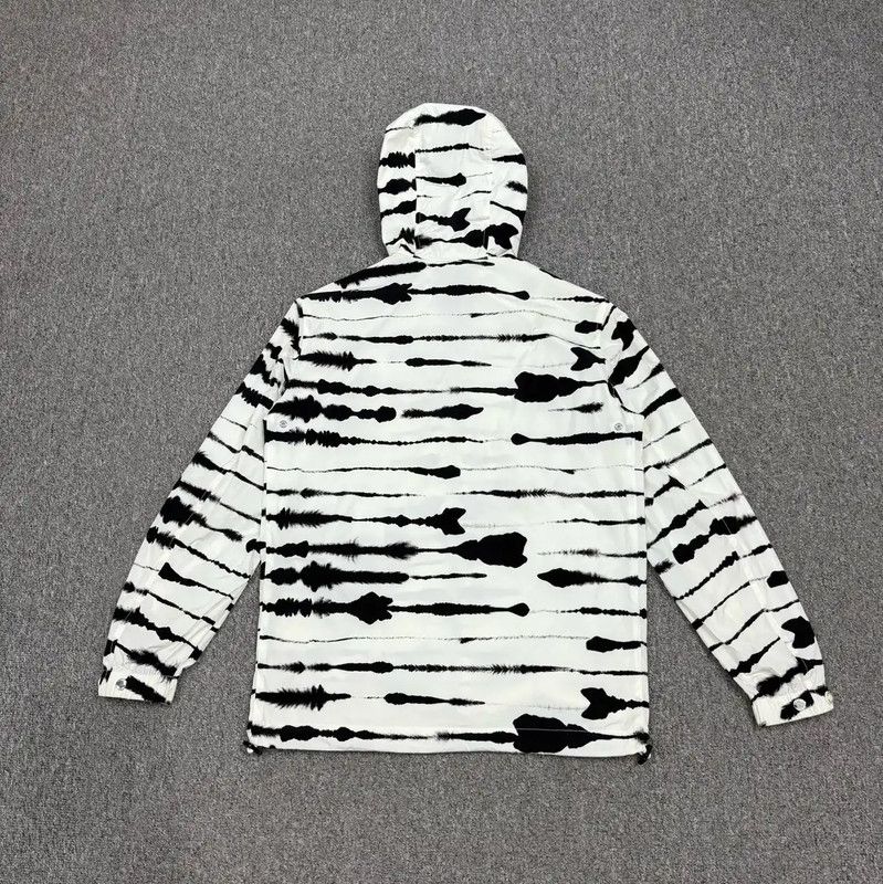 Burberry Burberry Hooded Jacket in Multicolor Size US XXS / EU 40 - 2 Thumbnail