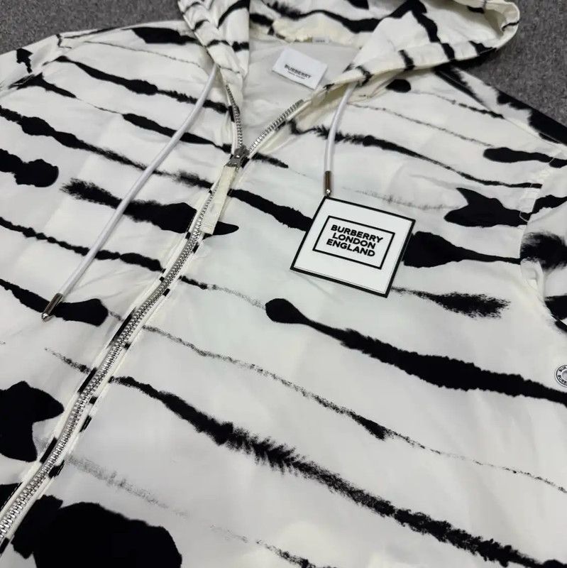 Burberry Burberry Hooded Jacket in Multicolor Size US XXS / EU 40 - 3 Thumbnail