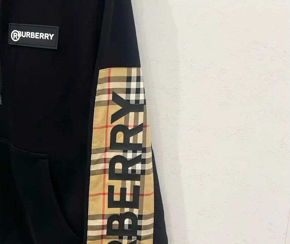 Burberry Burberry Black Zip-Up Hoodie with Check Sleeves Size US S / EU 44-46 / 1 - 2 Thumbnail