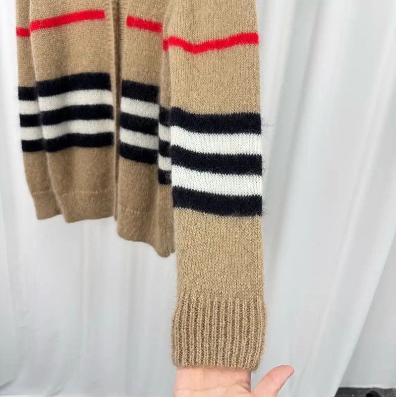 Burberry Burberry Men's Long Sleeve Cardigan in Khaki Size US M / EU 48-50 / 2 - 4 Thumbnail