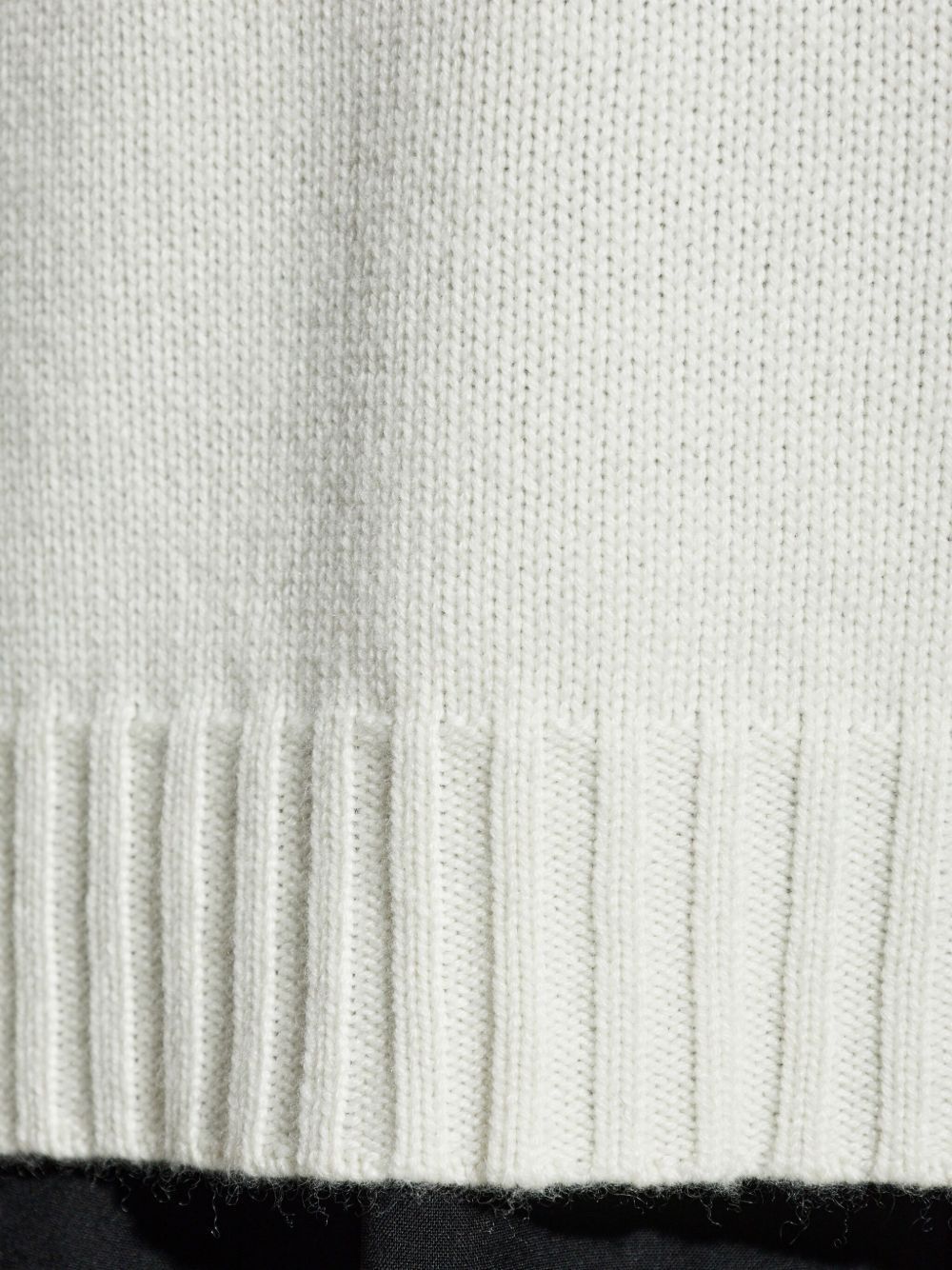 Max Mara CASHMERE TURTLENECK SWEATER Size XS / US 0-2 / IT 36-38 - 5 Thumbnail