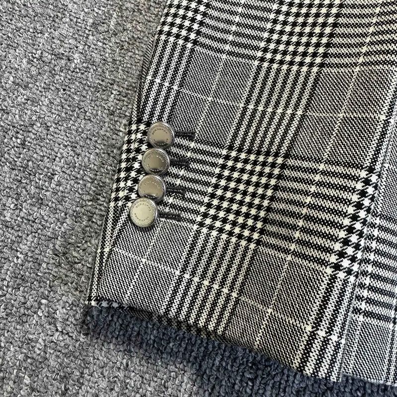 Burberry Burberry Gray Wool Houndstooth Long Sleeve Coat Size US M / EU 48-50 / 2 - 2 Thumbnail