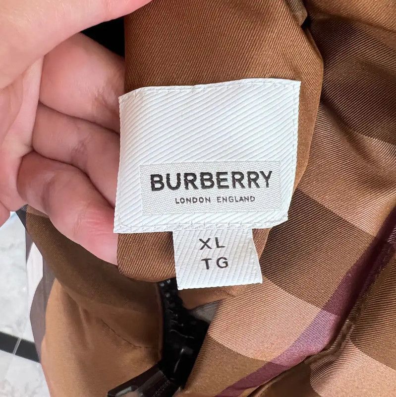 Burberry Burberry Men's Sleeveless Black Down Jacket Size US XL / EU 56 / 4 - 5 Thumbnail