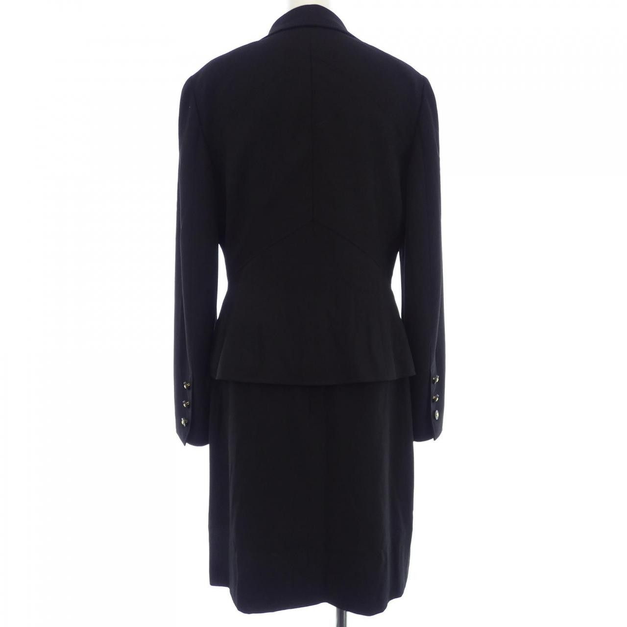 Chanel Chanel Chanel Suit Others Suits P07967V05508 97P DUTY FREE for USA Size ONE SIZE - 2 Thumbnail