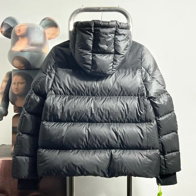 Burberry Burberry Men's Black Down Jacket Size US S / EU 44-46 / 1 - 2 Thumbnail