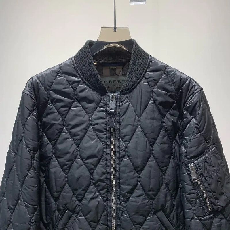 Burberry Burberry Men's Quilted Bomber Jacket in Black Size US M / EU 48-50 / 2 - 3 Thumbnail
