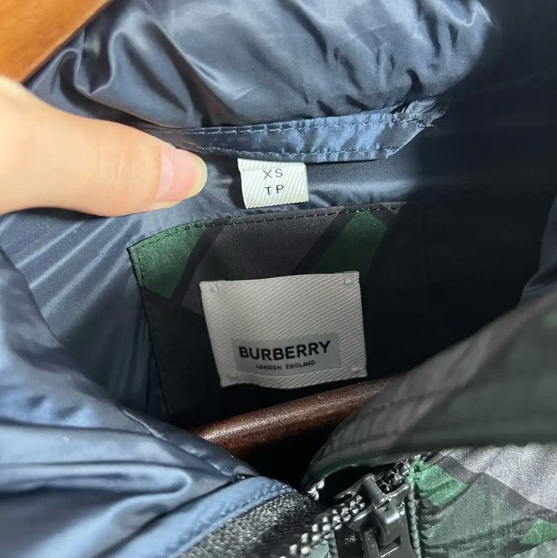 Burberry Burberry Green Men's Puffer Jacket Size US XS / EU 42 / 0 - 3 Thumbnail