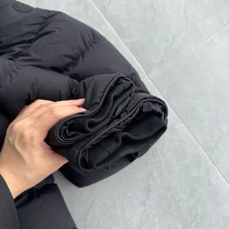 Burberry Burberry Black Men's Down Jacket Size US L / EU 52-54 / 3 - 4 Thumbnail