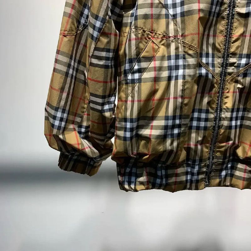 Burberry Burberry Men's Khaki Nylon Coat Size US S / EU 44-46 / 1 - 5 Thumbnail