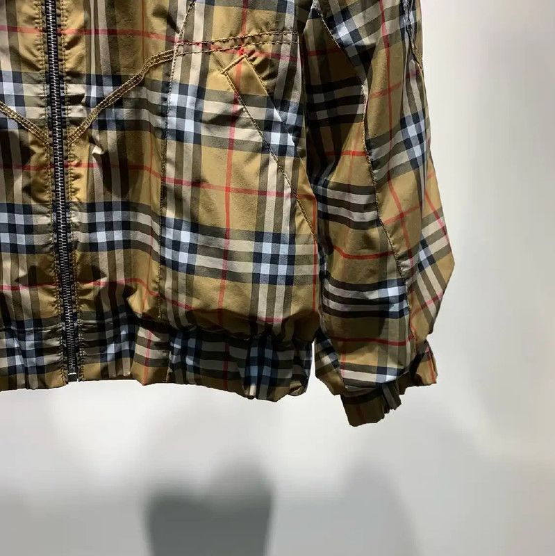 Burberry Burberry Men's Khaki Nylon Coat Size US S / EU 44-46 / 1 - 6 Thumbnail