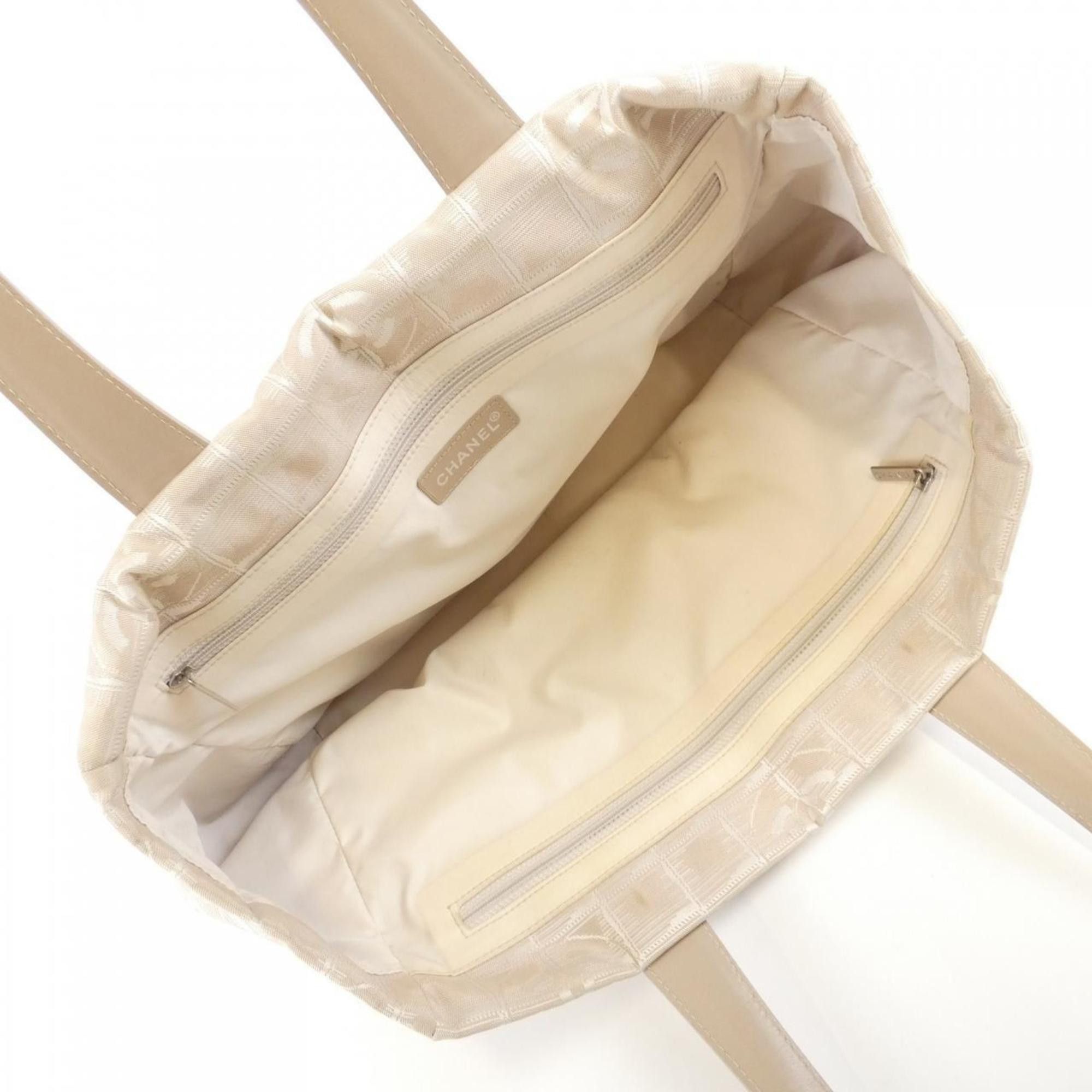 Chanel Travel Line 15991 Handbag