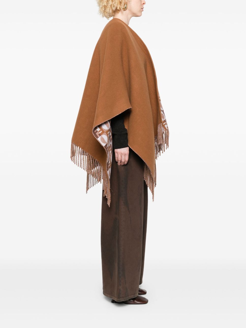 Fendi WOOL CAPE Size M / US 6-8 / IT 42-44 - 4 Thumbnail