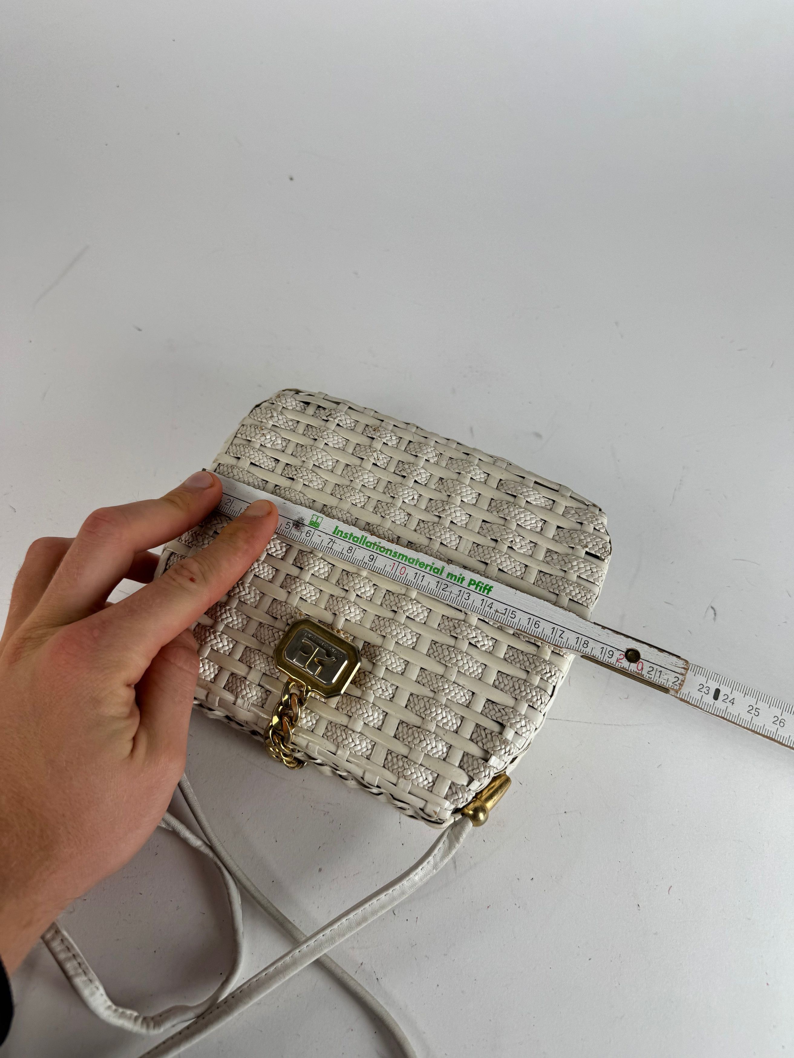 Courreges Vintage Paris Crossbody Bag White Size ONE SIZE - 12 Thumbnail