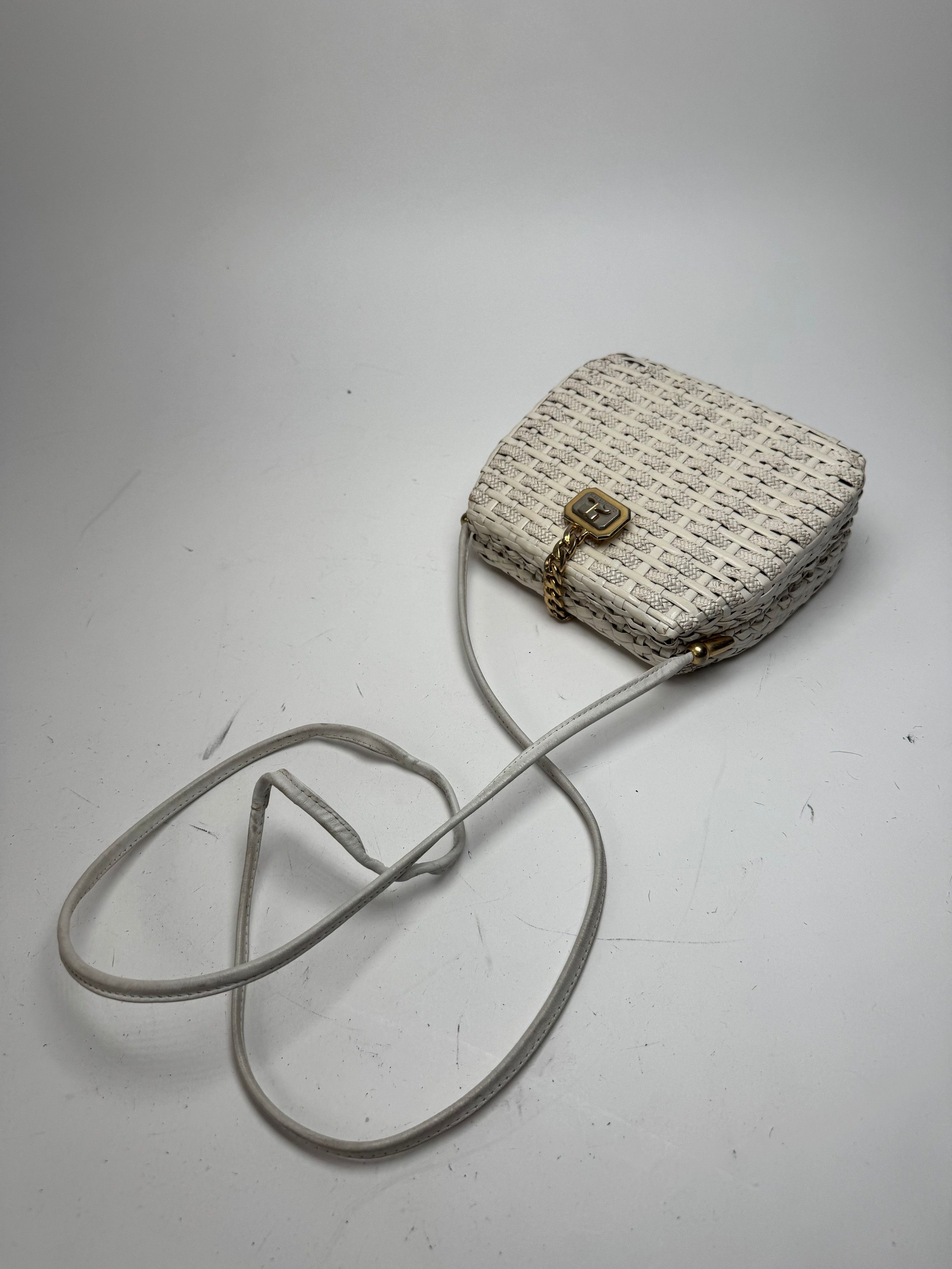 Courreges Vintage Paris Crossbody Bag White Size ONE SIZE - 11 Thumbnail
