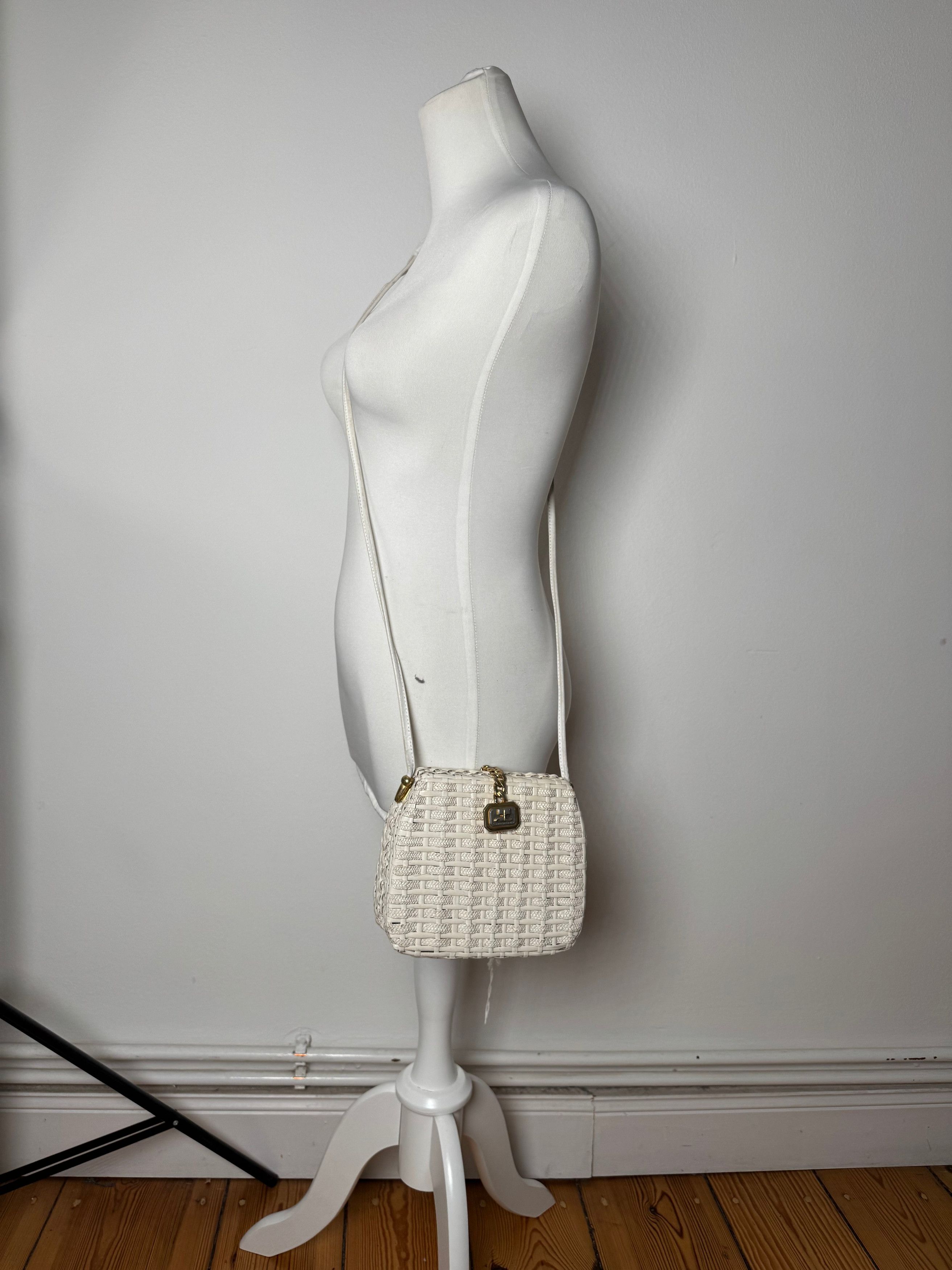 Courreges Vintage Paris Crossbody Bag White Size ONE SIZE - 7 Thumbnail