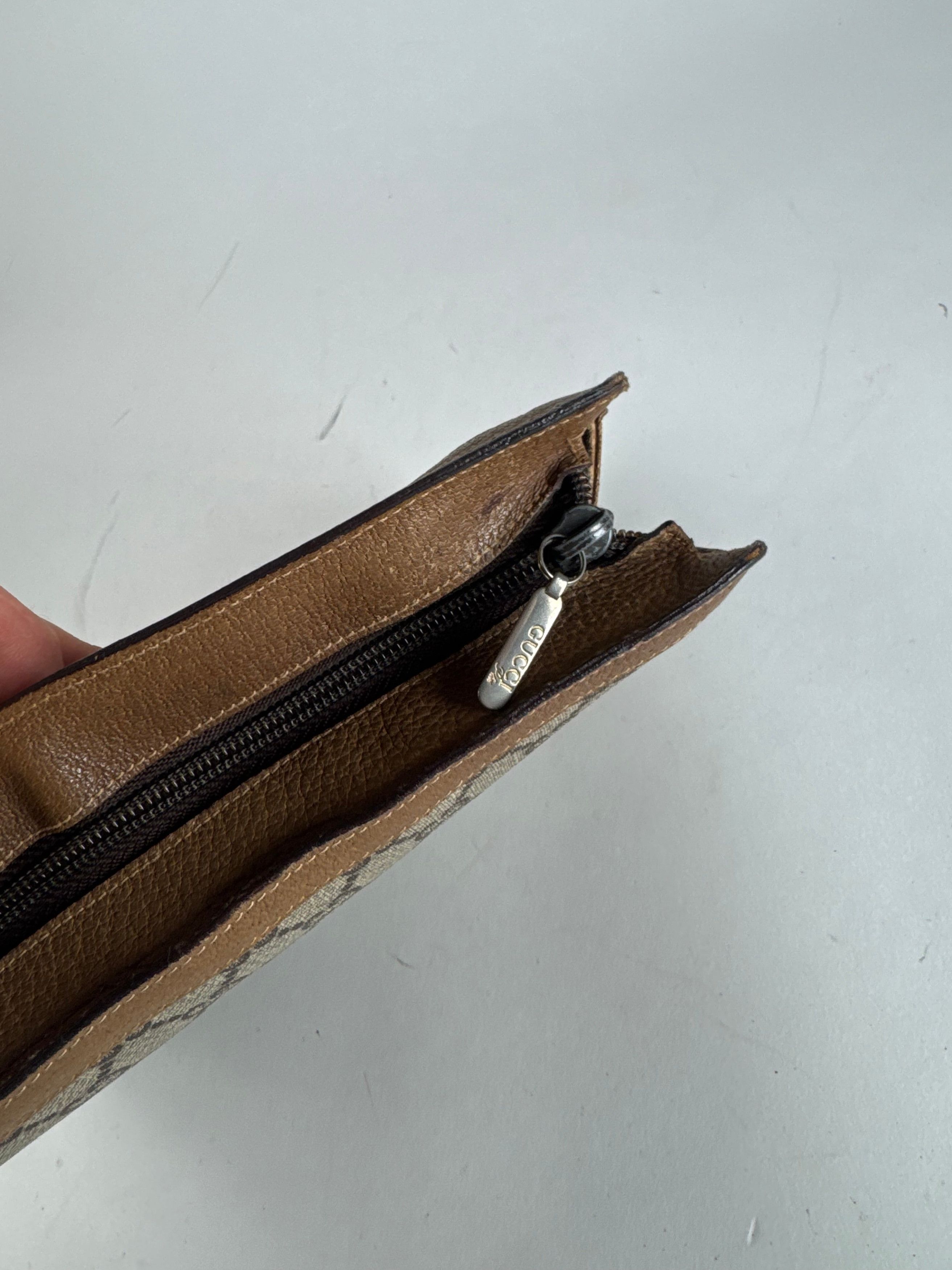 Gucci Vintage Plus Monogram Clutch Grey Brown Size ONE SIZE - 10 Thumbnail