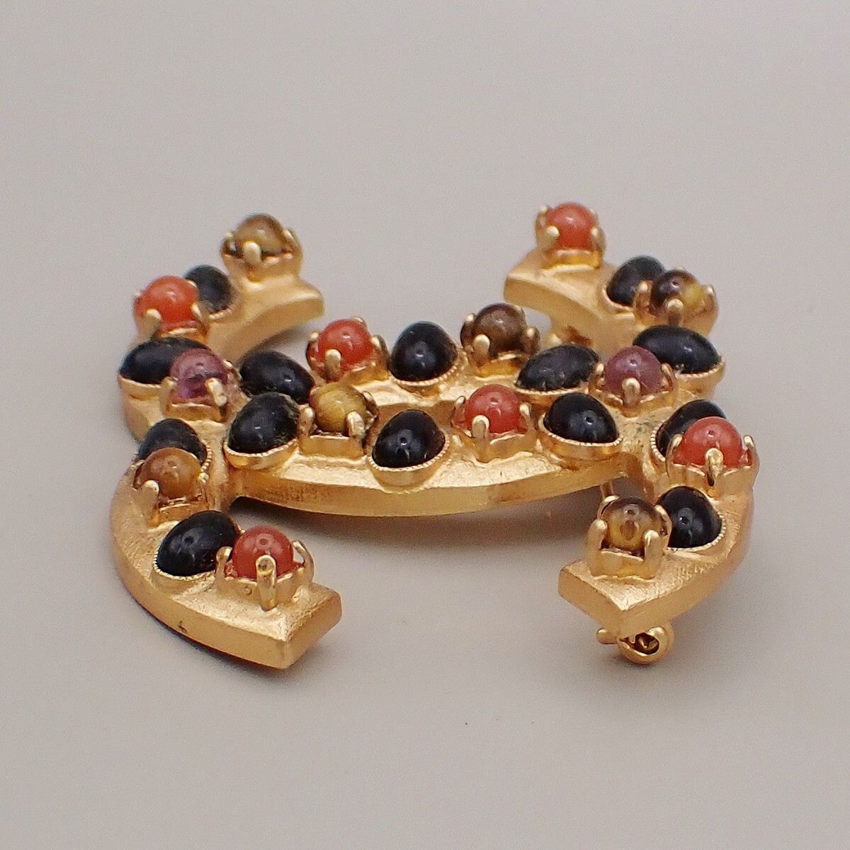 Chanel Chanel CC Logo Brooch Crystal Embellished Metal Size ONE SIZE - 2 Thumbnail