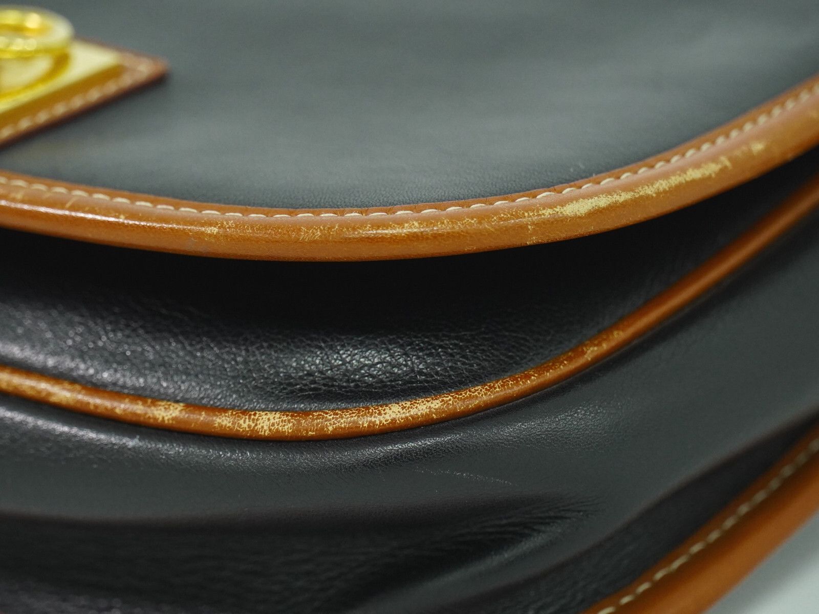 Celine Celine Vintage Crossbody Bag Logo Embossed Leather Size ONE SIZE - 6 Thumbnail