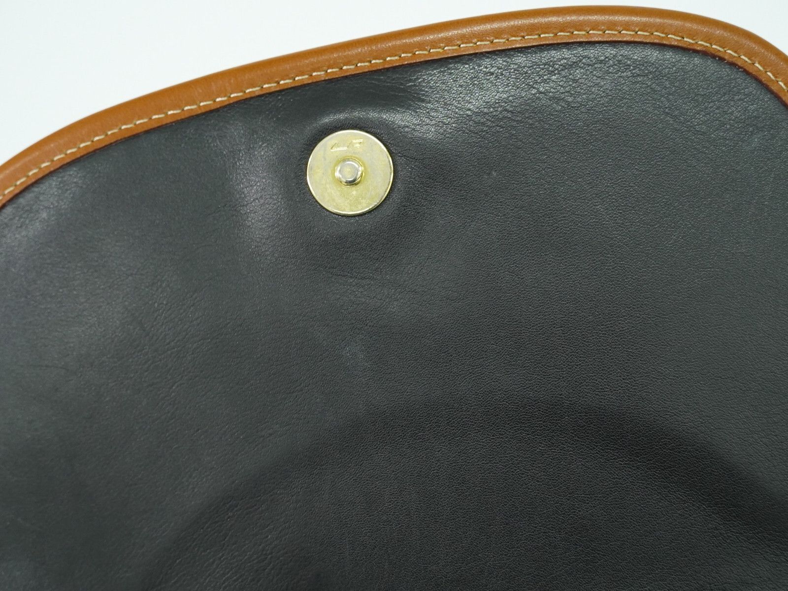 Celine Celine Vintage Crossbody Bag Logo Embossed Leather Size ONE SIZE - 8 Thumbnail