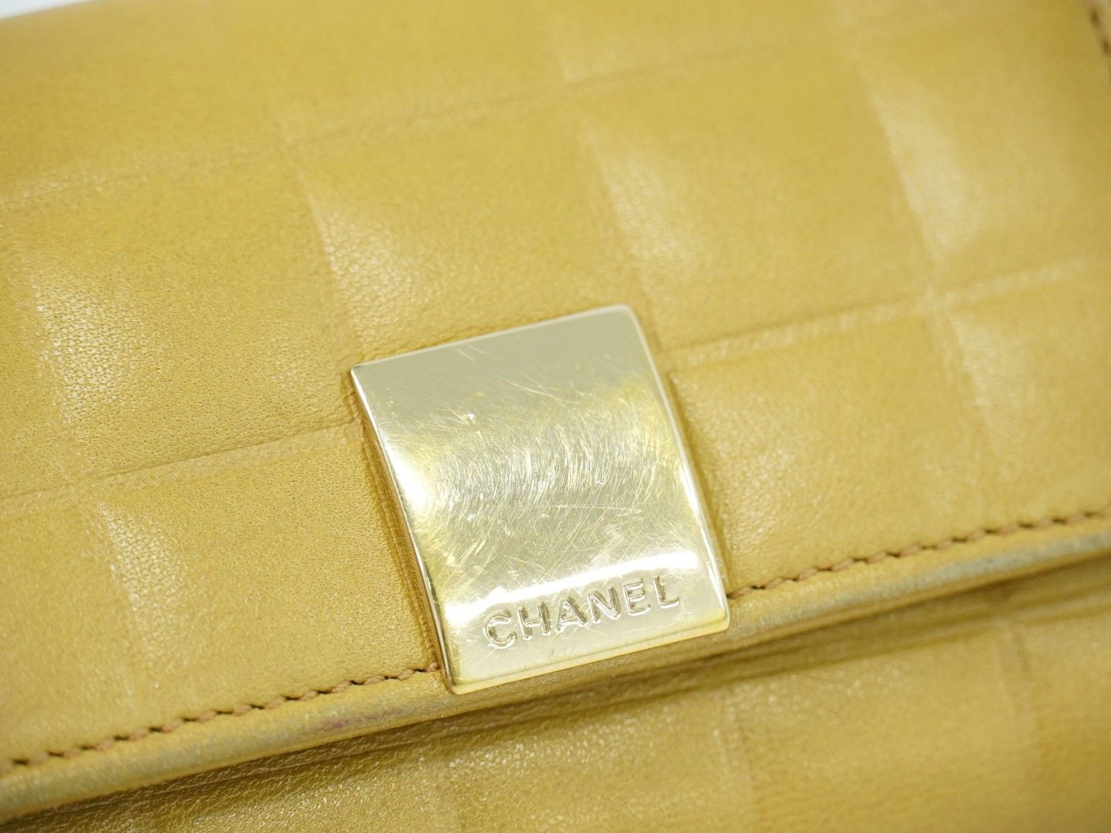 Chanel Chanel Chocolate Bar 6 Key Holder Quilted Lambskin Size ONE SIZE - 6 Thumbnail