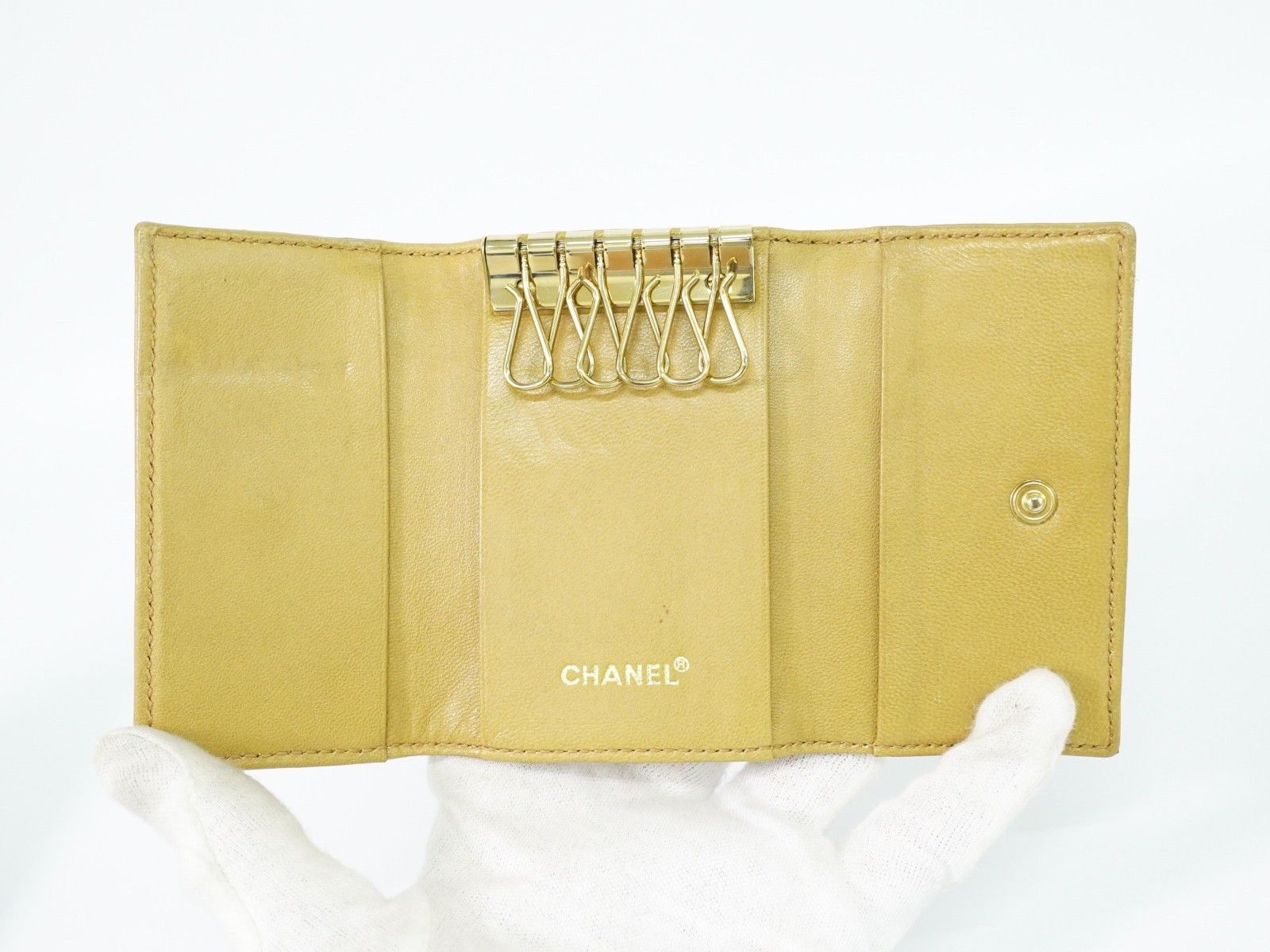 Chanel Chanel Chocolate Bar 6 Key Holder Quilted Lambskin Size ONE SIZE - 9 Thumbnail