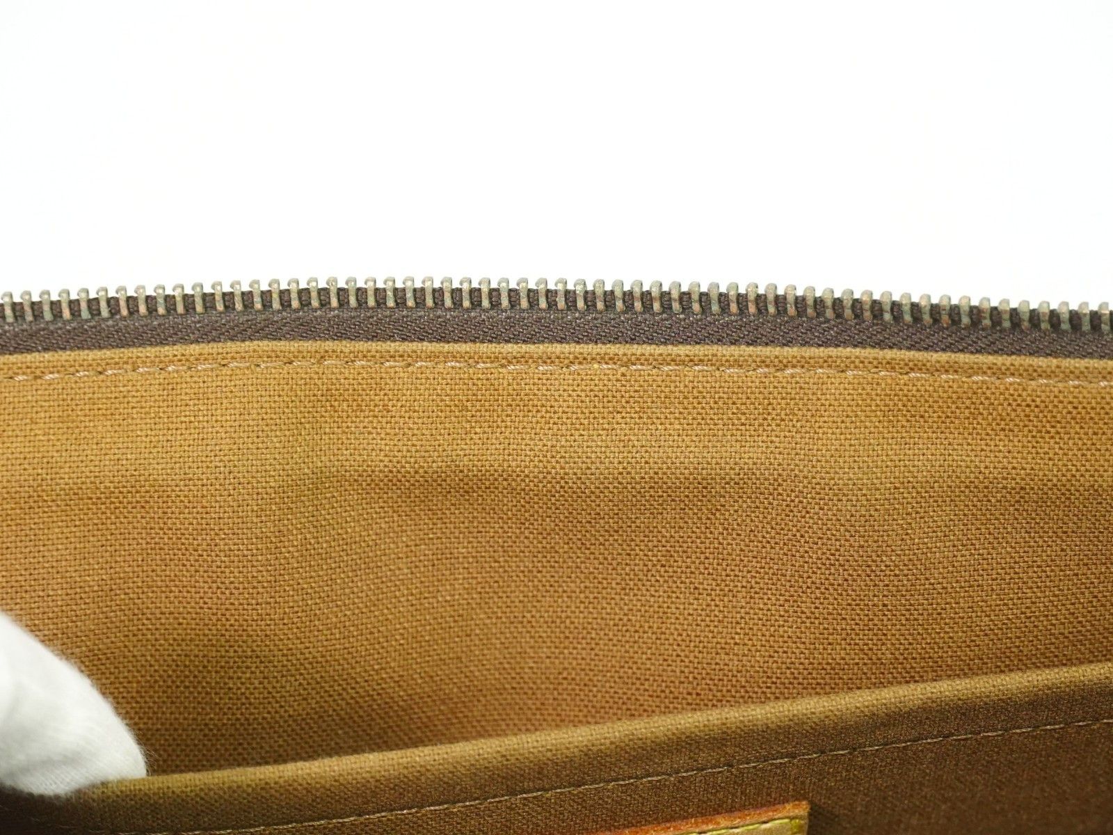 Louis Vuitton Louis Vuitton Popincourt Handle Bag Monogram Canvas Size ONE SIZE - 19 Thumbnail