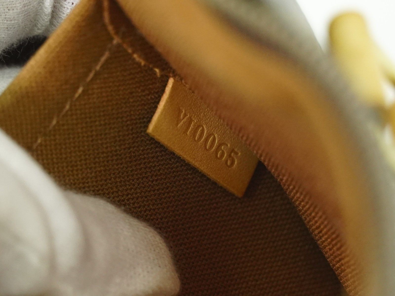 Louis Vuitton Louis Vuitton Popincourt Handle Bag Monogram Canvas Size ONE SIZE - 5 Thumbnail