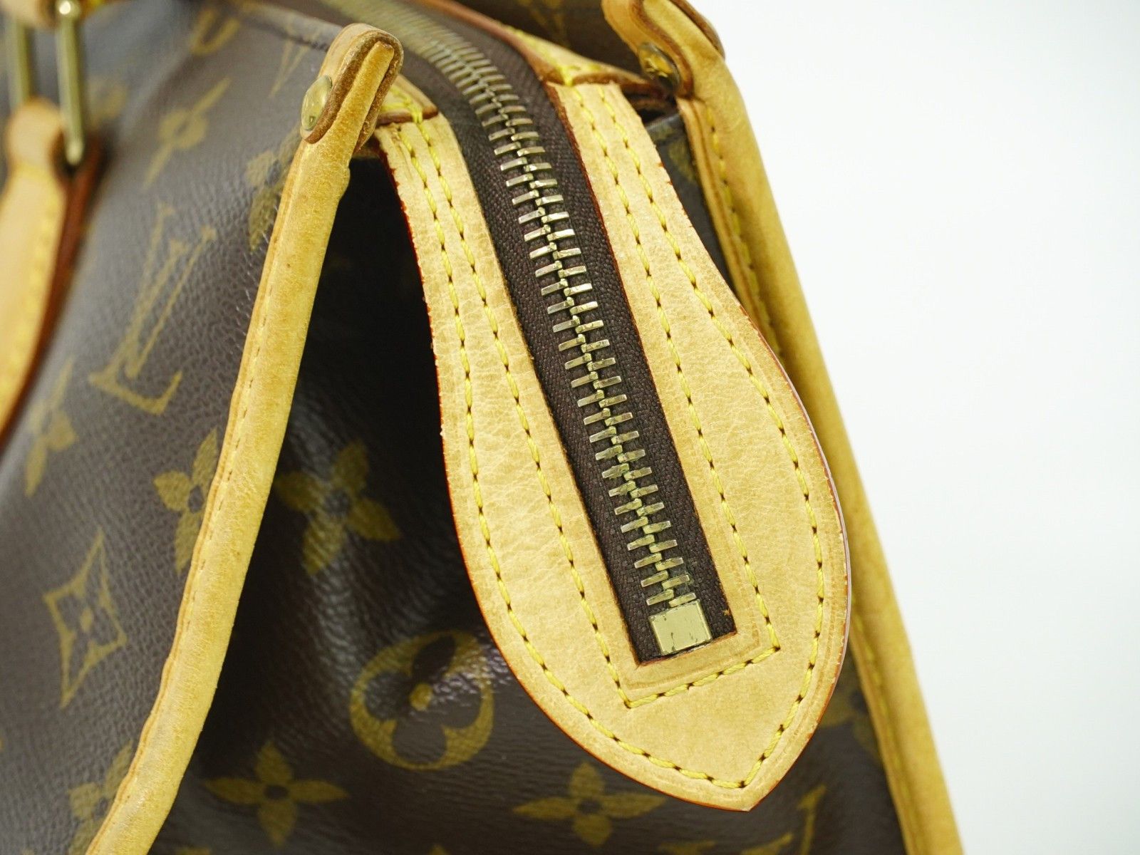 Louis Vuitton Louis Vuitton Popincourt Handle Bag Monogram Canvas Size ONE SIZE - 15 Thumbnail