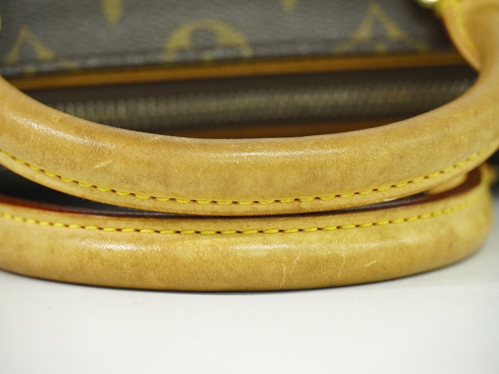Louis Vuitton Louis Vuitton Popincourt Handle Bag Monogram Canvas Size ONE SIZE - 12 Thumbnail