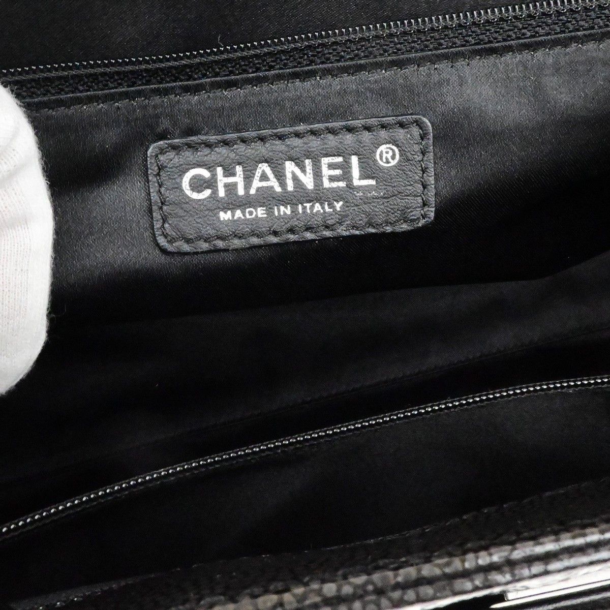 Chanel Chanel Reissue 2.55 Tote Quilted Patent Size ONE SIZE - 6 Thumbnail