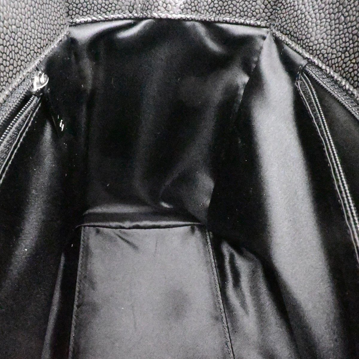 Chanel Chanel Reissue 2.55 Tote Quilted Patent Size ONE SIZE - 14 Thumbnail