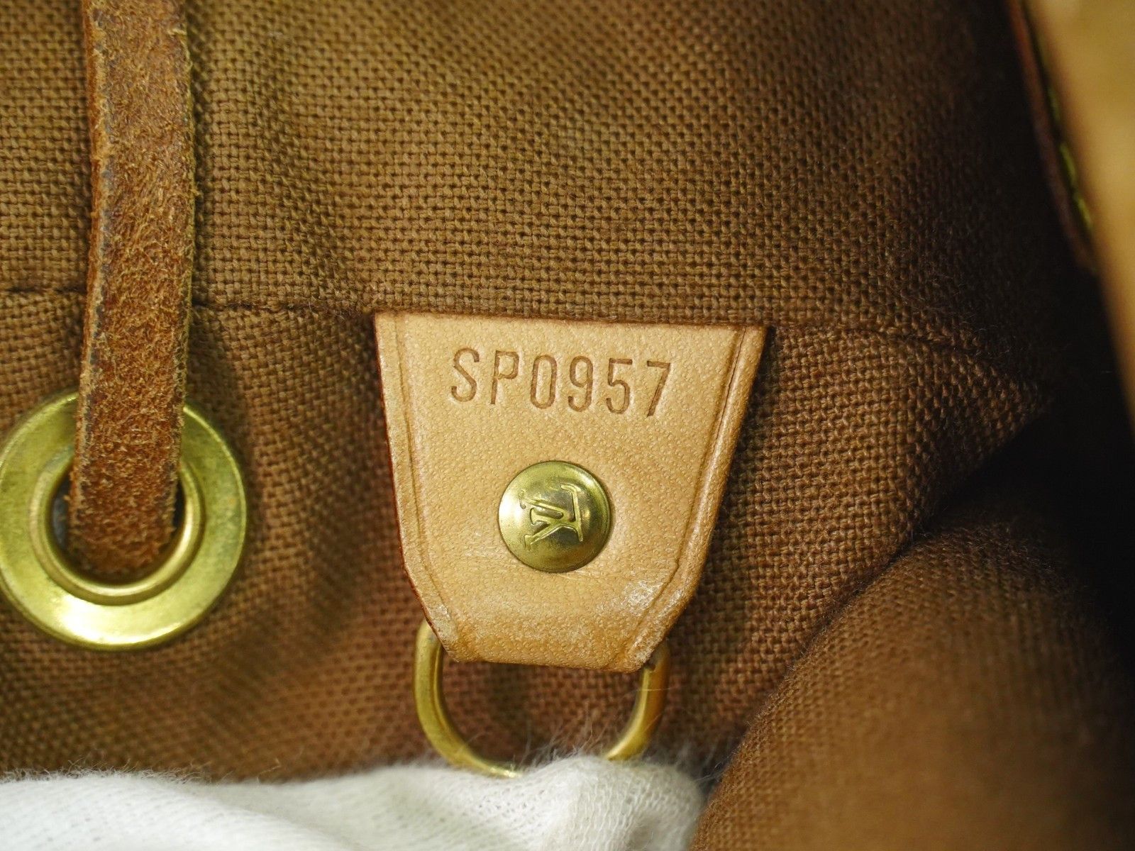 Louis Vuitton Louis Vuitton Vintage Montsouris Backpack Monogram Canvas Size ONE SIZE - 4 Thumbnail