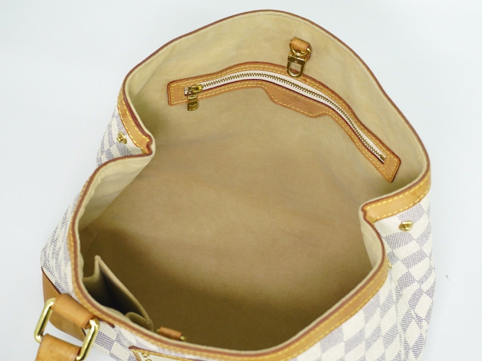 Louis Vuitton Louis Vuitton Hampstead Handbag Damier Size ONE SIZE - 3 Thumbnail