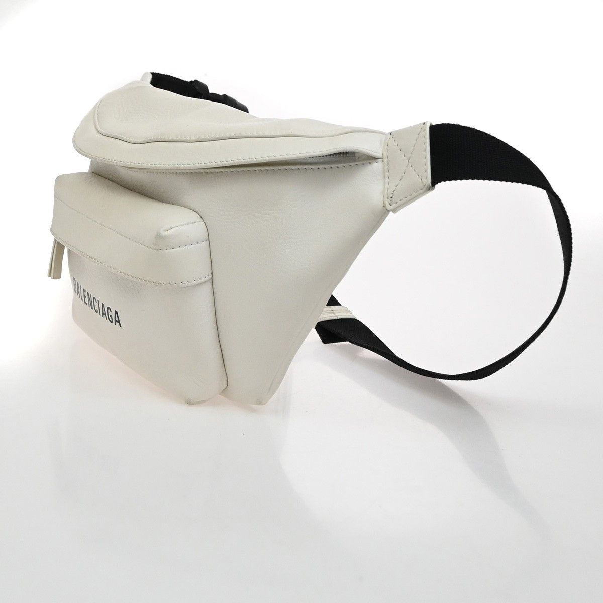 Balenciaga Balenciaga Everyday Waist Bag Leather Size ONE SIZE - 3 Thumbnail