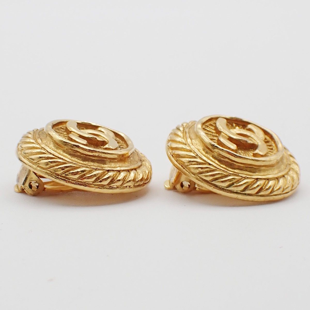 Chanel Chanel Logo CC Gold-plated Size ONE SIZE - 3 Thumbnail