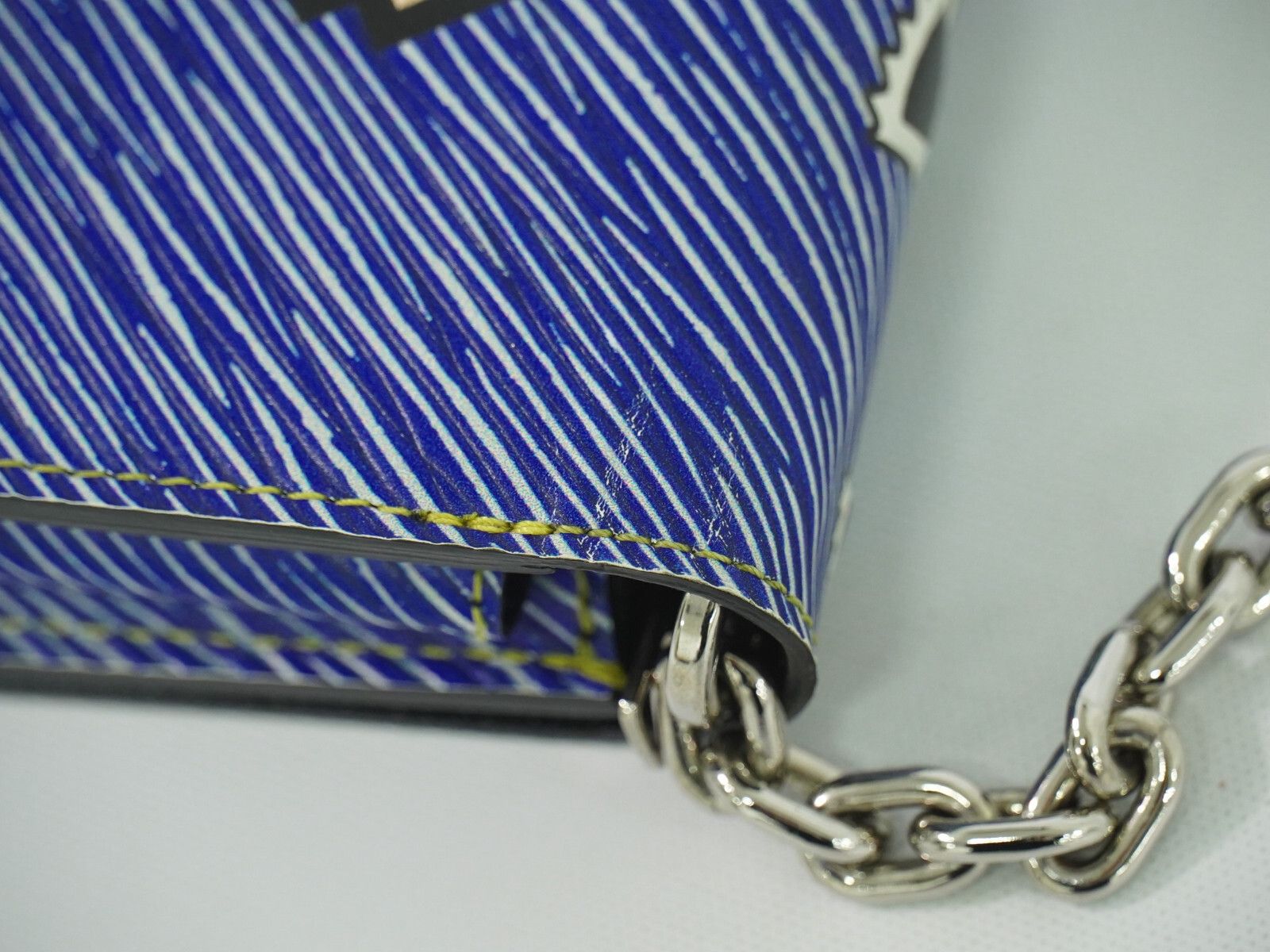 Louis Vuitton Louis Vuitton Twist Chain Wallet Epi Leather Size ONE SIZE - 8 Thumbnail