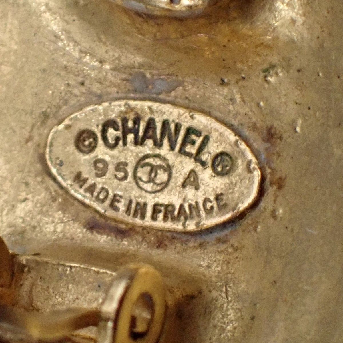 Chanel Chanel Vintage CC Round Clip-On Metal Size ONE SIZE - 6 Thumbnail