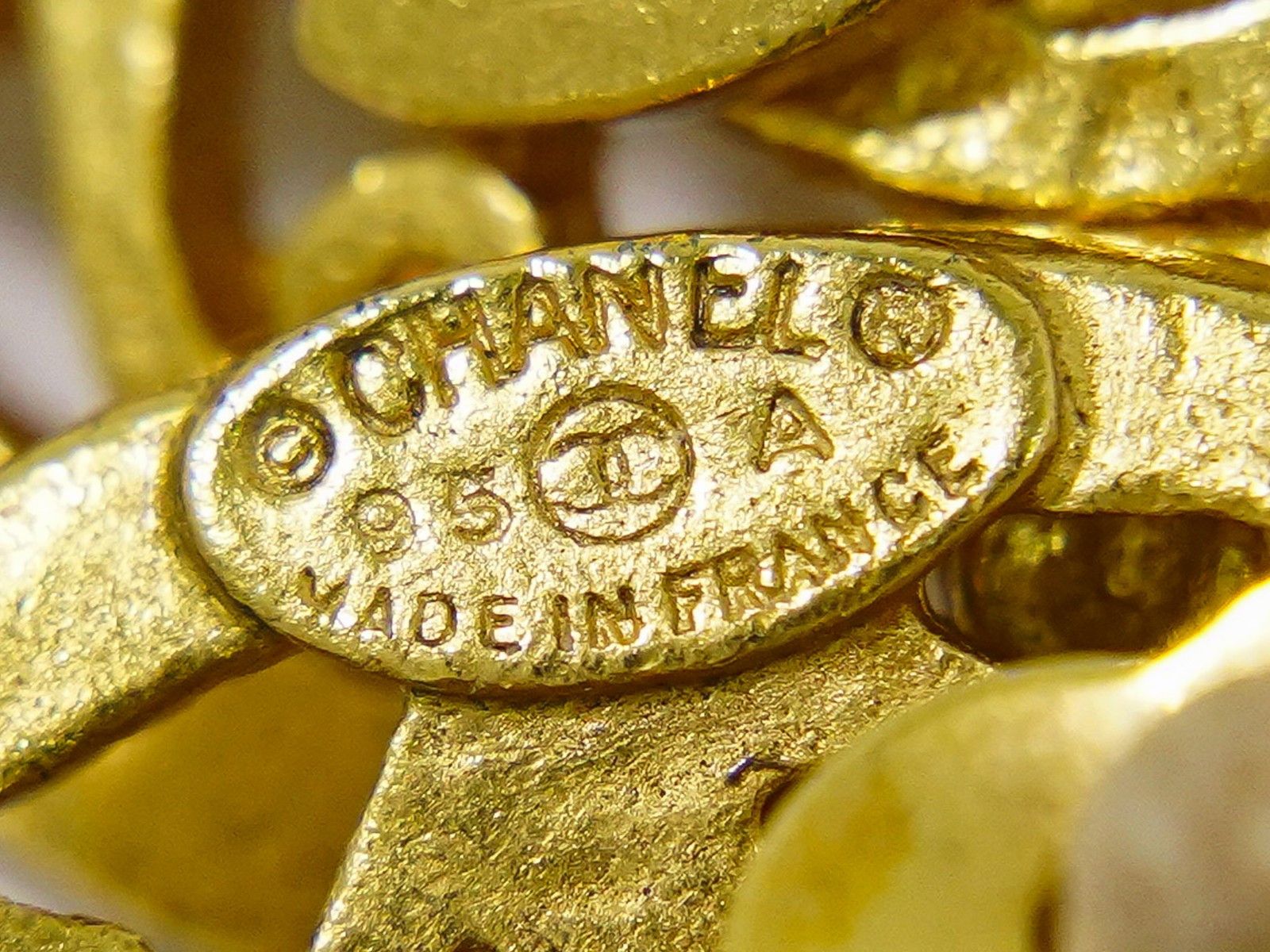 Chanel Chanel Logo CC Gold-plated Size ONE SIZE - 8 Thumbnail