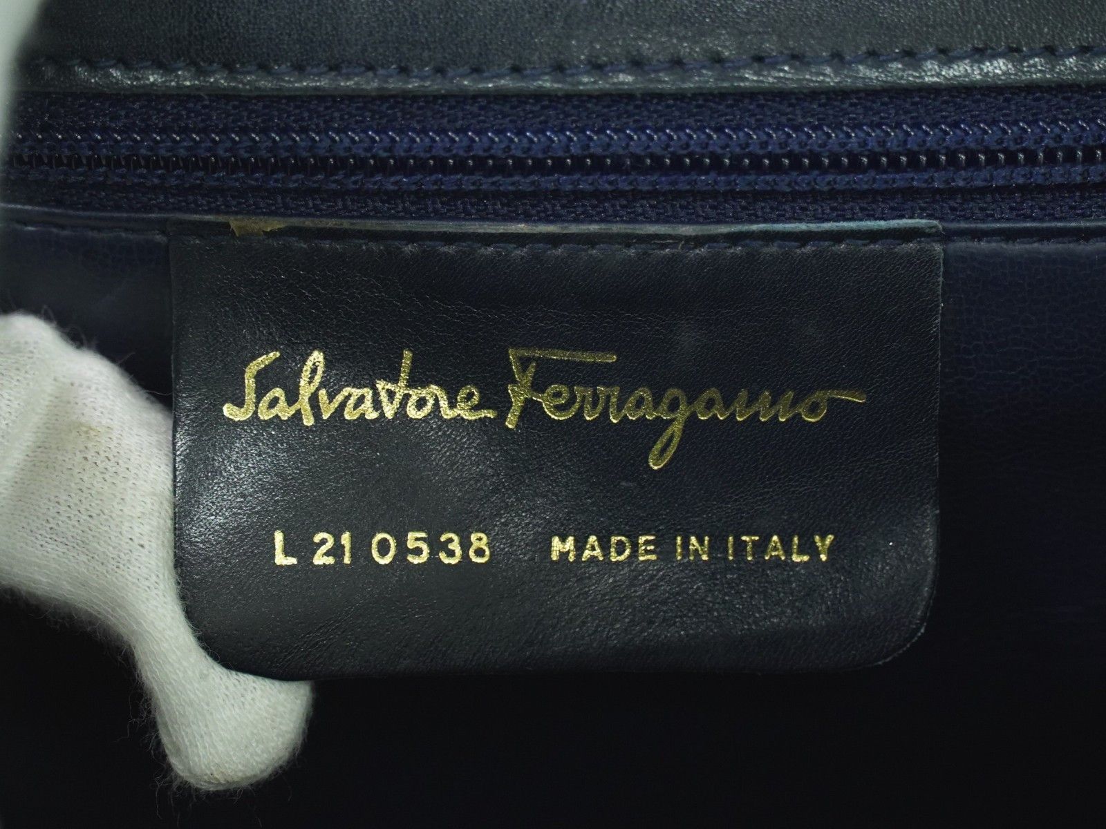 Salvatore Ferragamo Salvatore Ferragamo Gancini Shoulder Bag Leather Size ONE SIZE - 4 Thumbnail