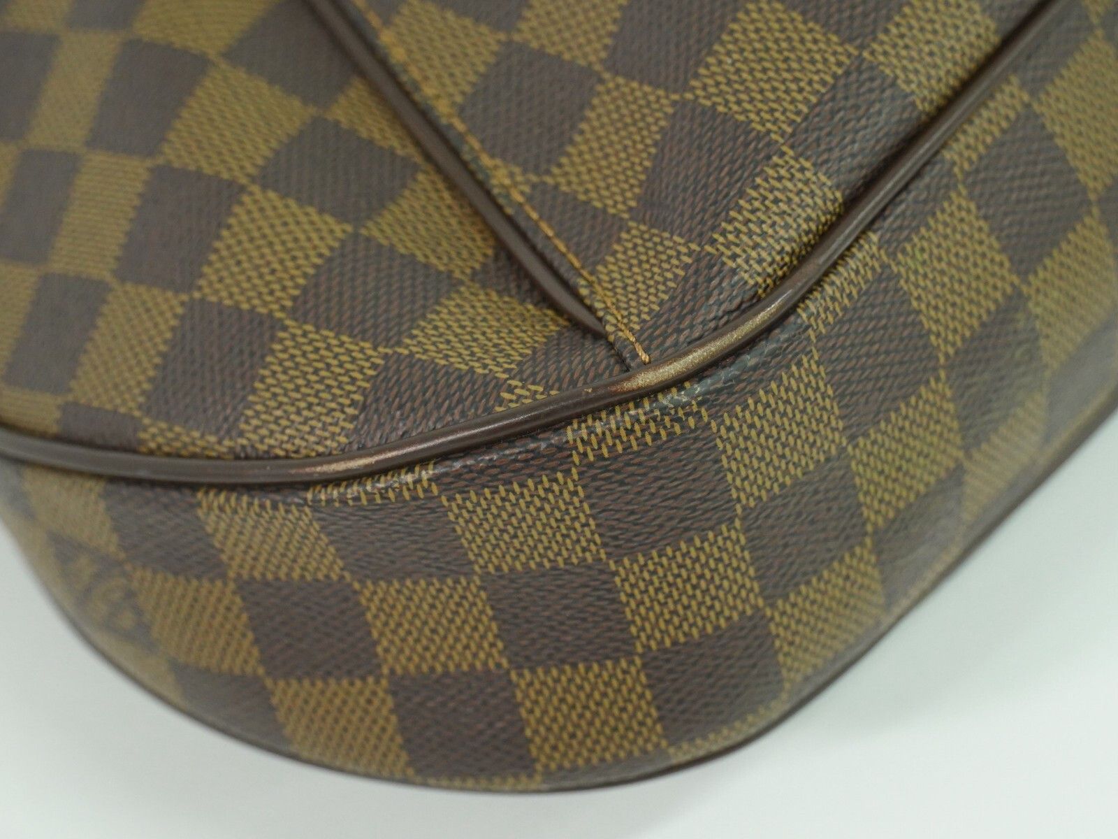 Louis Vuitton Louis Vuitton Thames Handbag Damier Size ONE SIZE - 7 Thumbnail
