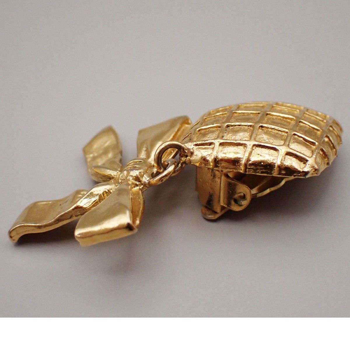 Chanel Chanel Vintage Clip On Bow Earrings Metal Size ONE SIZE - 8 Thumbnail