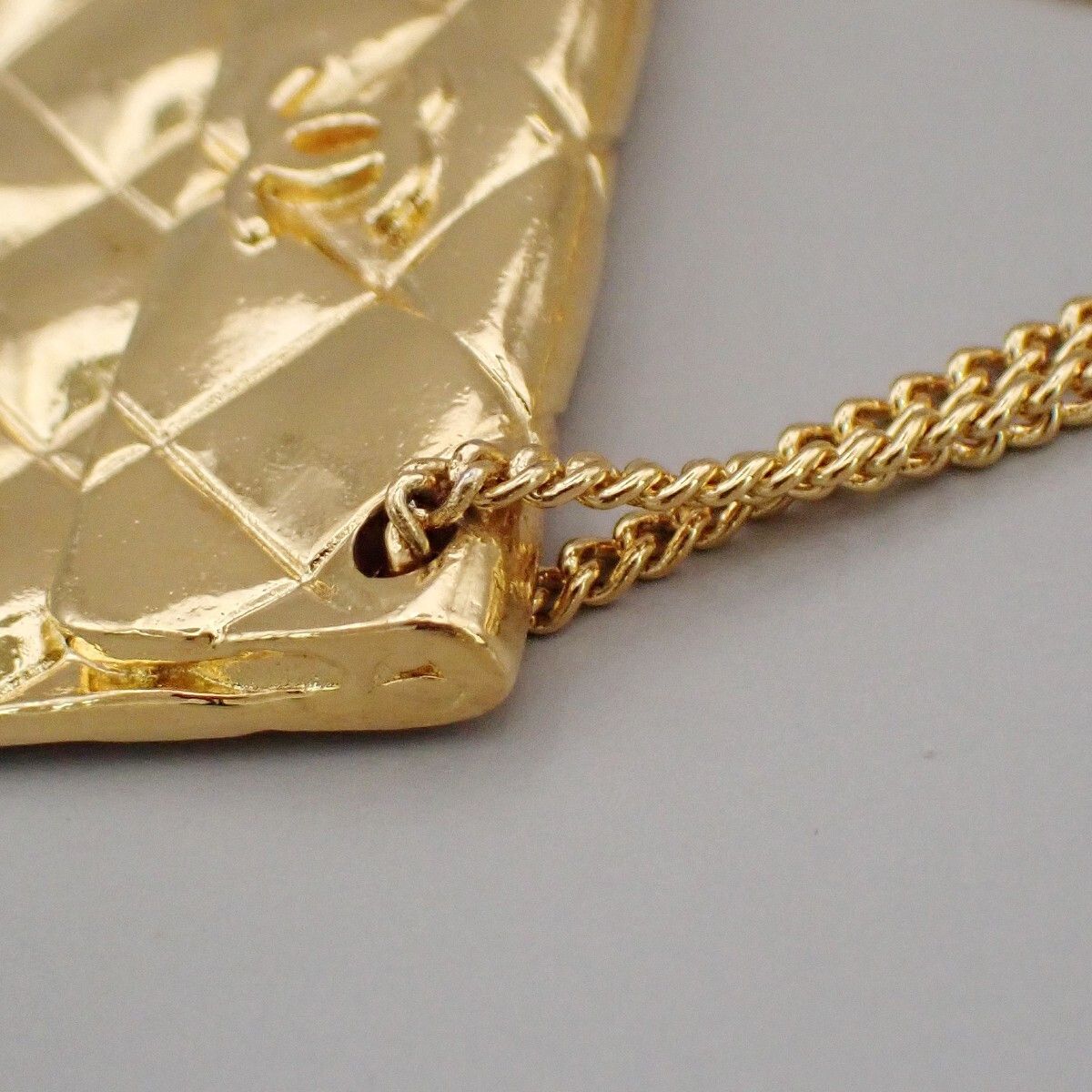 Chanel Chanel Vintage Medallion Flap Bag Brooch Metal Size ONE SIZE - 7 Thumbnail