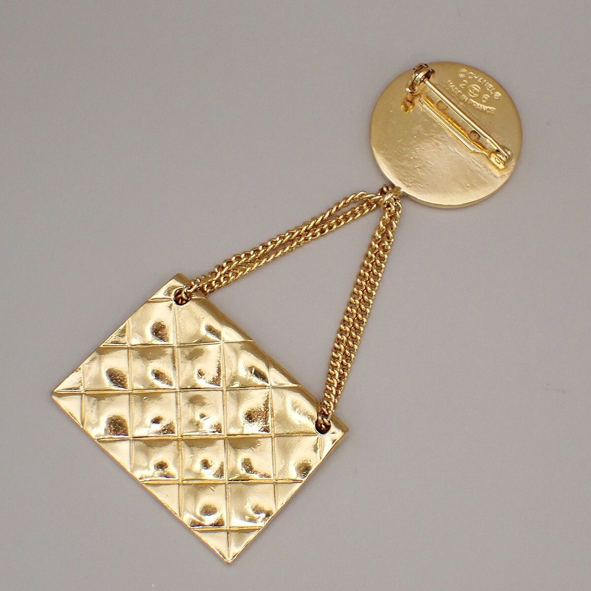 Chanel Chanel Vintage Medallion Flap Bag Brooch Metal Size ONE SIZE - 2 Thumbnail