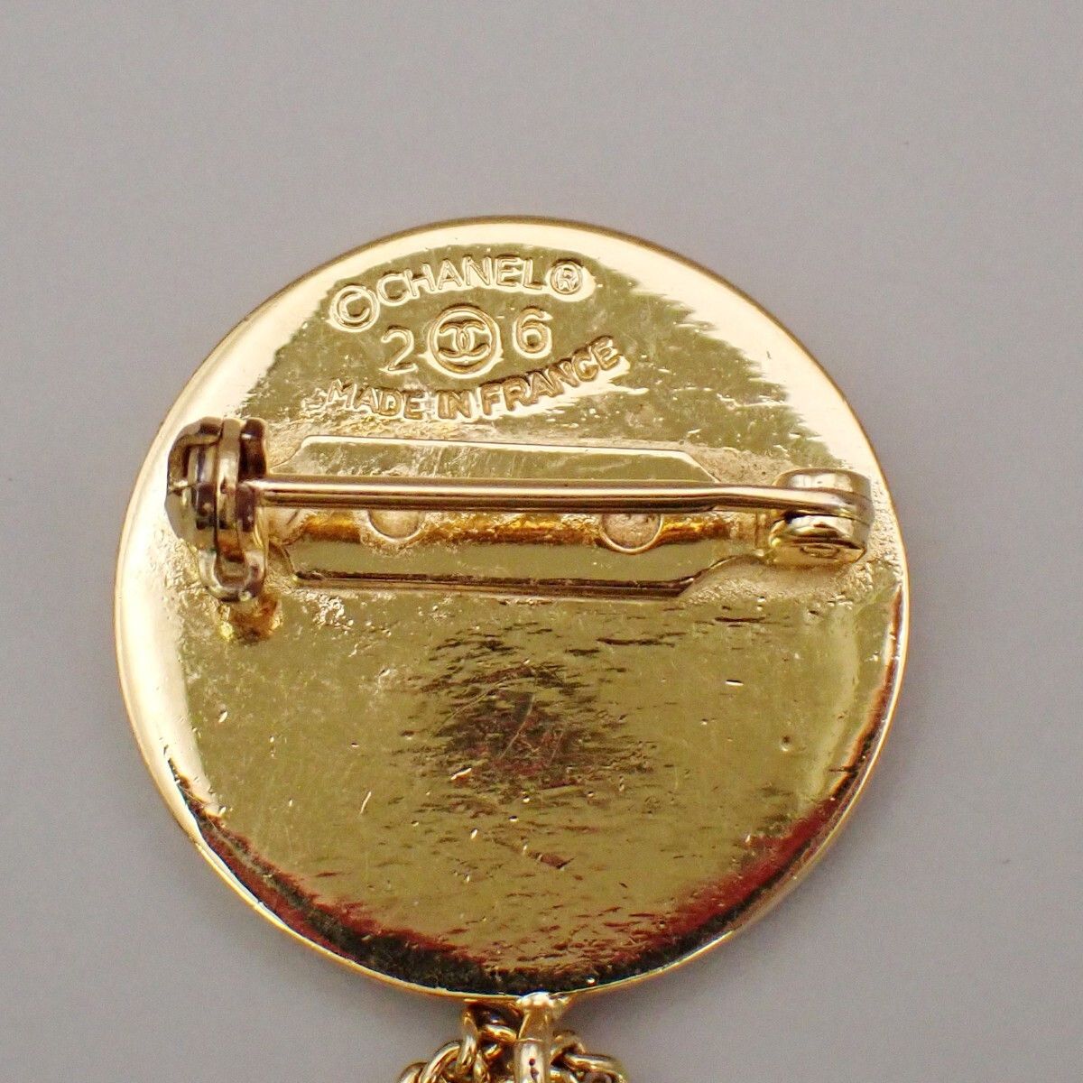 Chanel Chanel Vintage Medallion Flap Bag Brooch Metal Size ONE SIZE - 5 Thumbnail