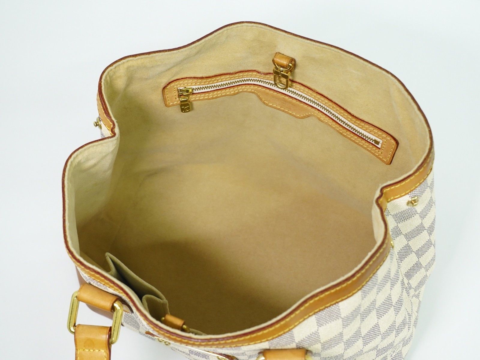 Louis Vuitton Louis Vuitton Hampstead Handbag Damier Size ONE SIZE - 3 Thumbnail