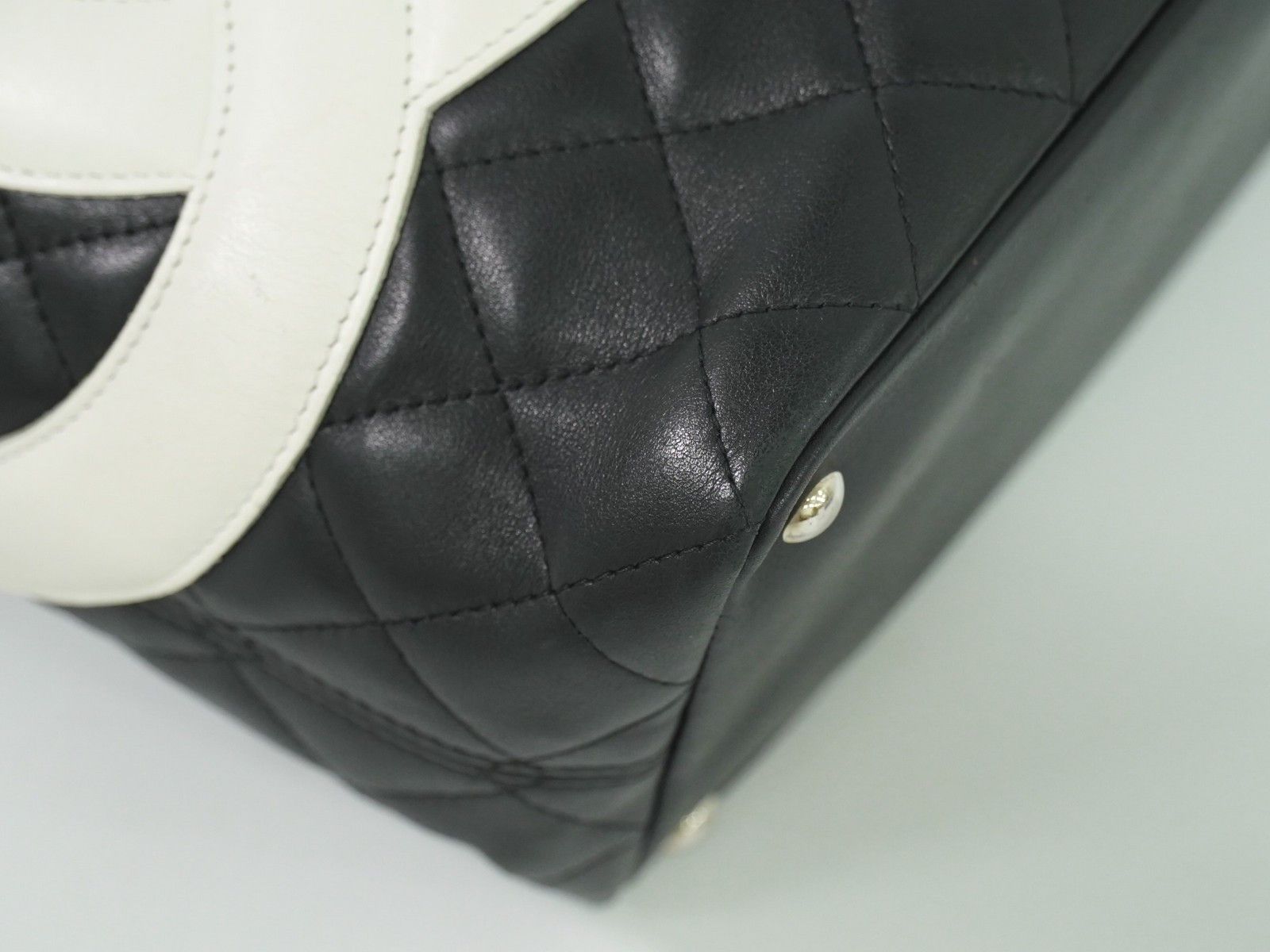 Chanel Chanel Cambon Tote Quilted Leather Size ONE SIZE - 9 Thumbnail