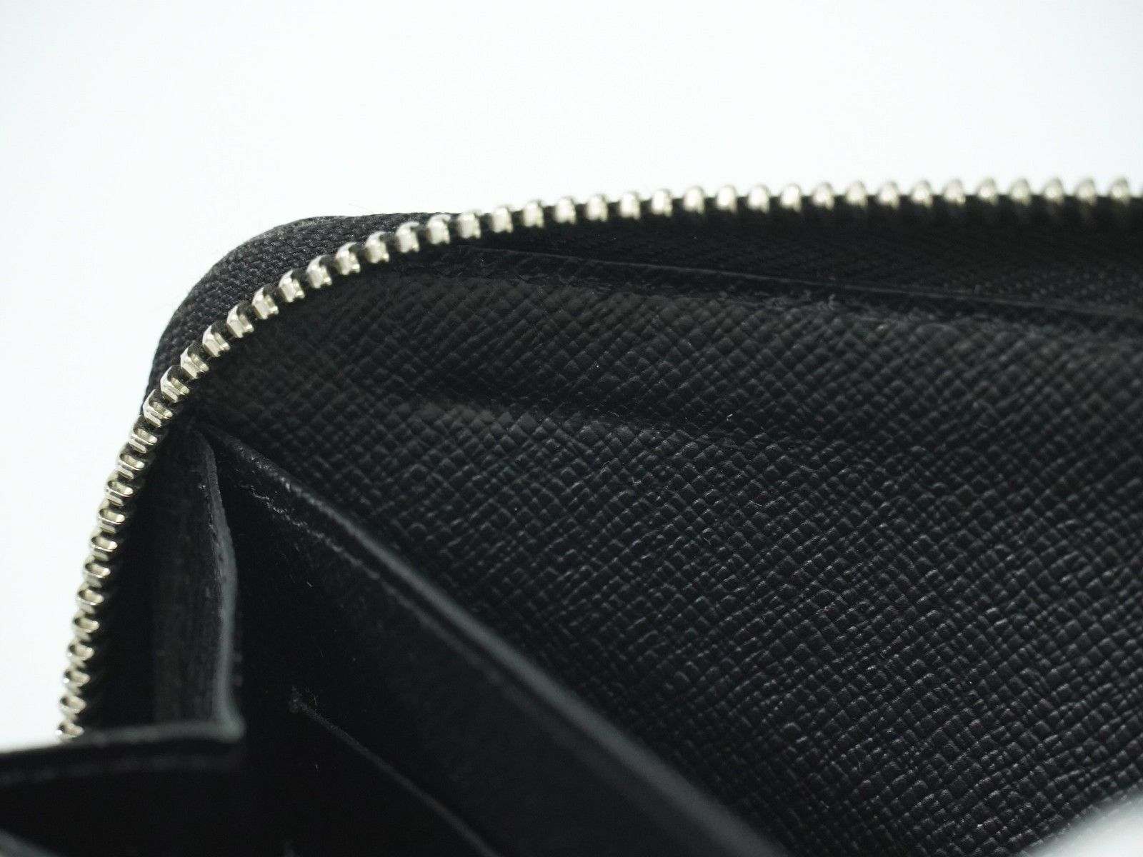 Louis Vuitton Louis Vuitton Zippy Organizer Taiga Leather Size ONE SIZE - 15 Thumbnail