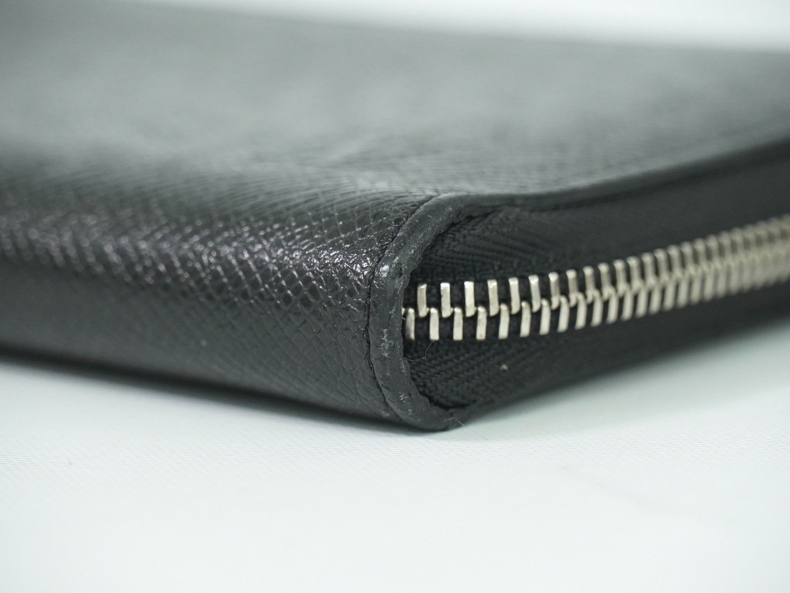 Louis Vuitton Louis Vuitton Zippy Organizer Taiga Leather Size ONE SIZE - 7 Thumbnail