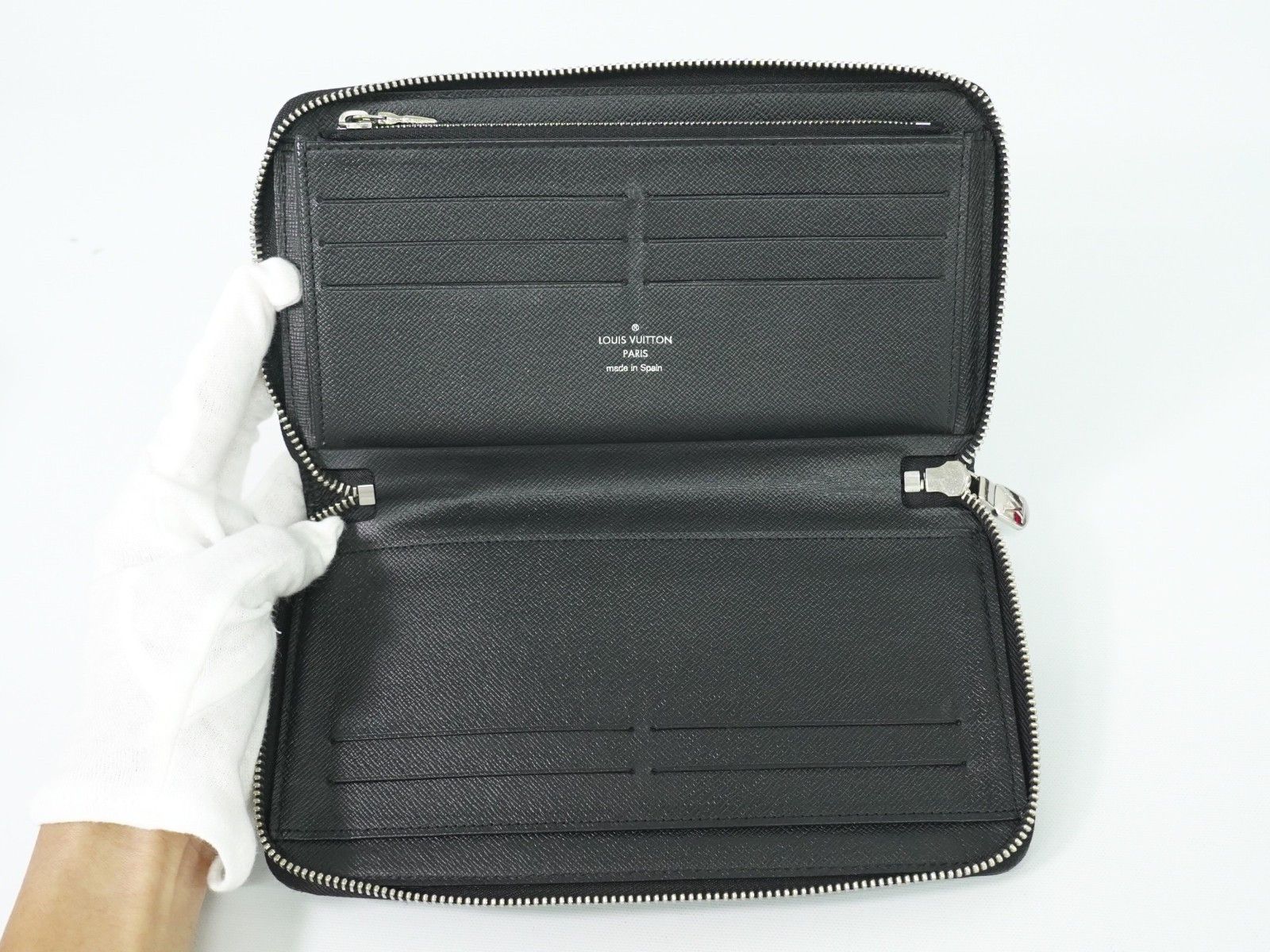 Louis Vuitton Louis Vuitton Zippy Organizer Taiga Leather Size ONE SIZE - 3 Thumbnail