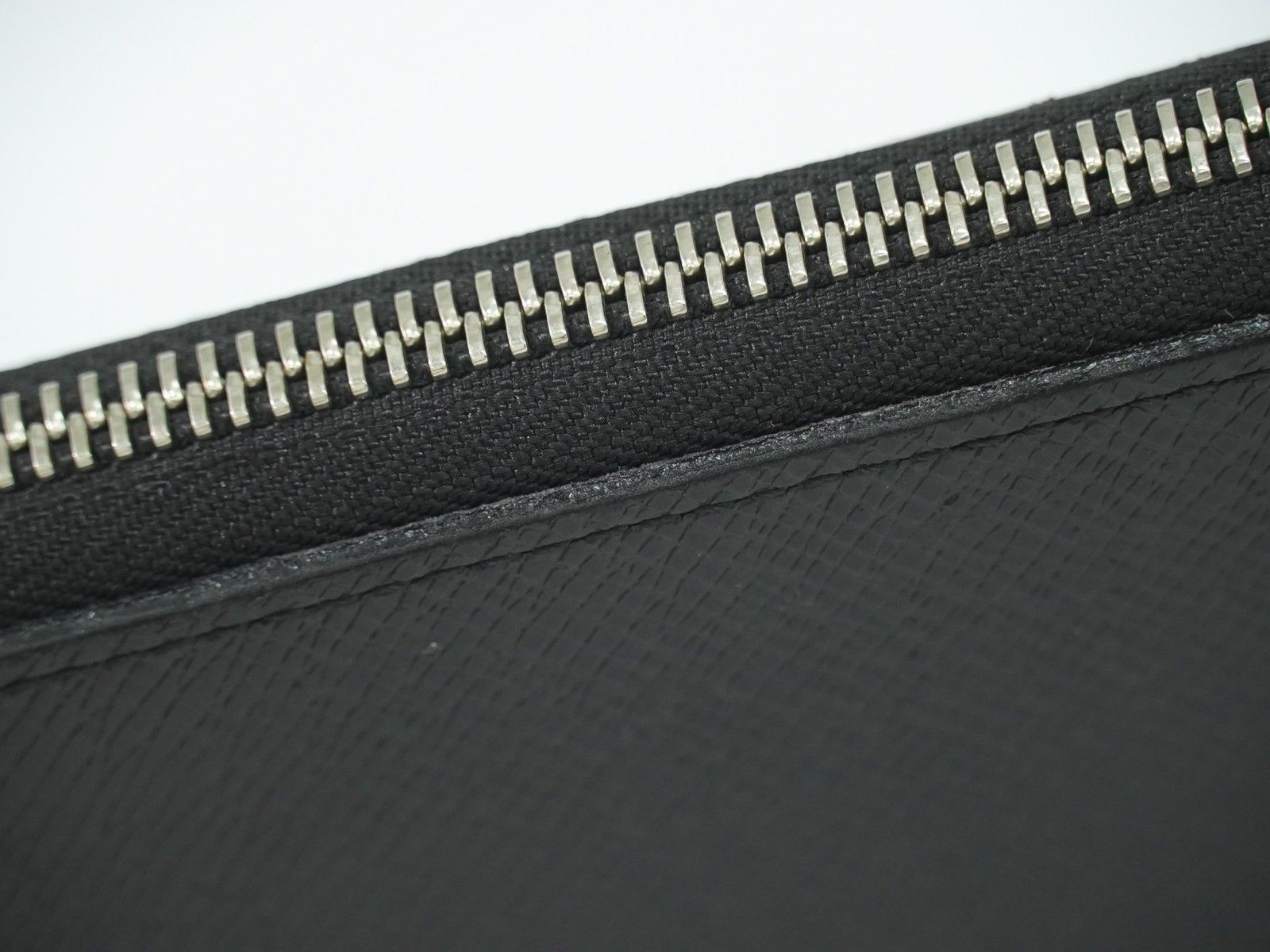 Louis Vuitton Louis Vuitton Zippy Organizer Taiga Leather Size ONE SIZE - 10 Thumbnail